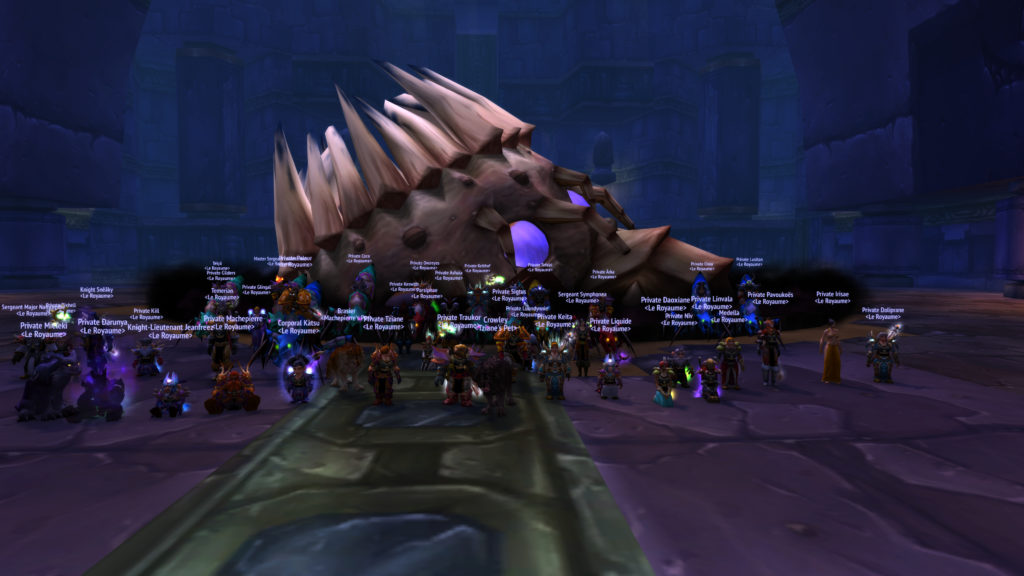 La guilde devant C'Thun vaincu